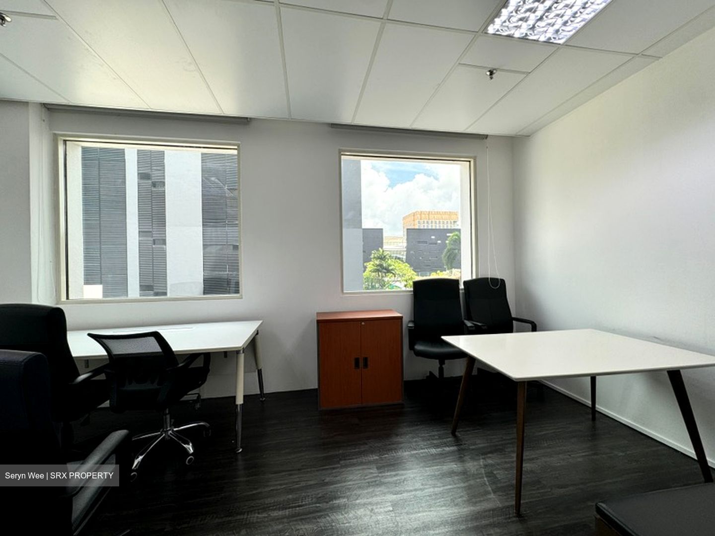 Burlington Square (D7), Office #542738911